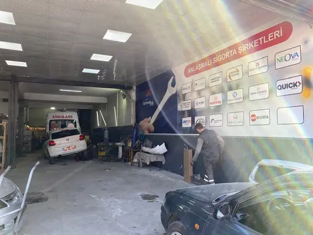 Sigorta şirketleri duvarı ve kabul alanı
